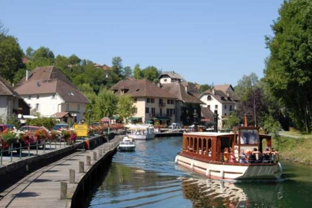 Le Portougais, Chalet A Chanaz, La Petite Venise Savoyarde Екстериор снимка
