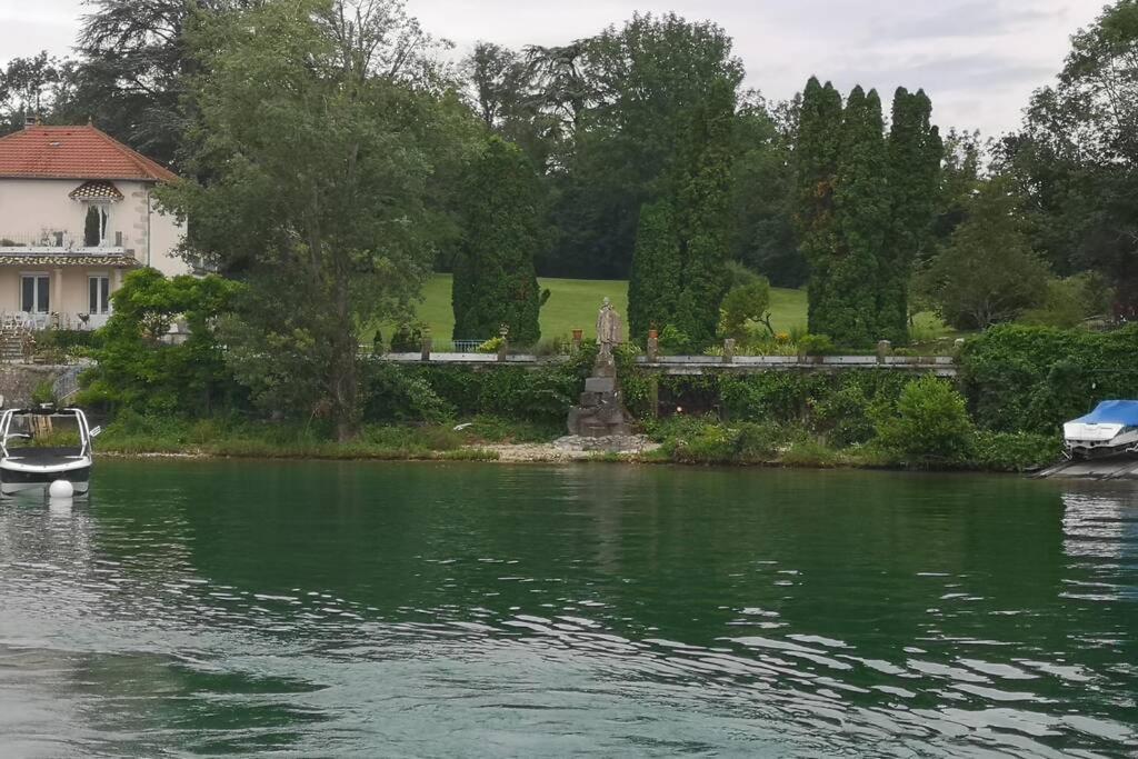 Le Portougais, Chalet A Chanaz, La Petite Venise Savoyarde Екстериор снимка